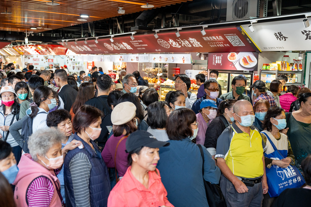南門市場湧入大量人潮
